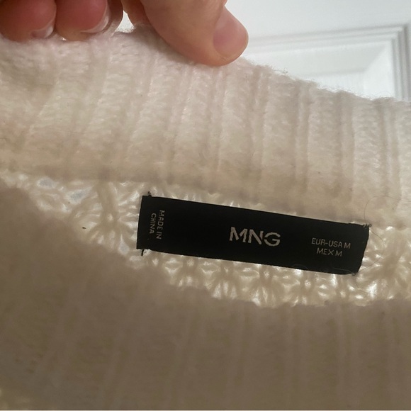 Mango Knitted sweater- white medium - Picture 7 of 8